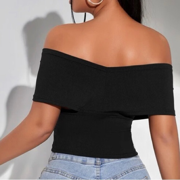 SHEIN Black cross crop top - Picture 3 of 3